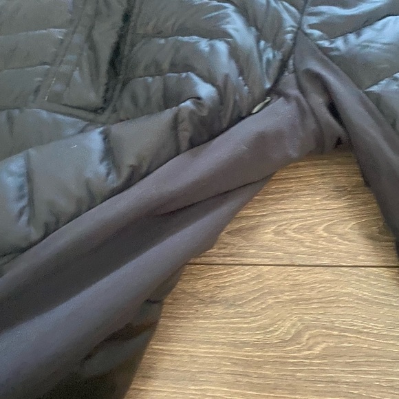 Lululemon down for a run pullover - Picture 3 of 3